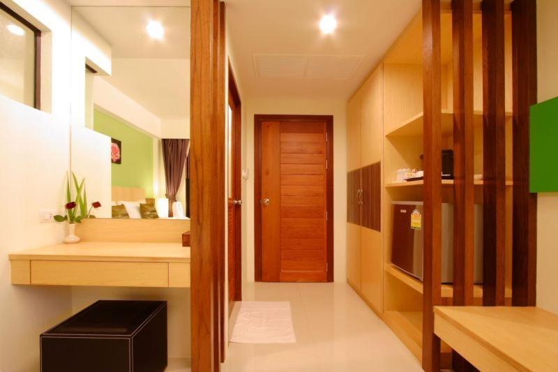 Kalim Beach Place Patong Екстер'єр фото