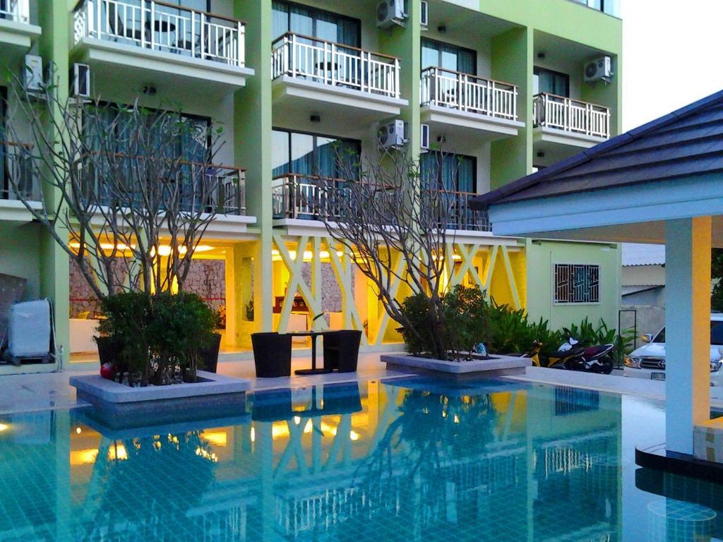 Kalim Beach Place Patong Екстер'єр фото