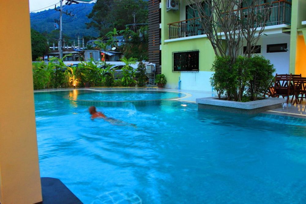 Kalim Beach Place Patong Екстер'єр фото