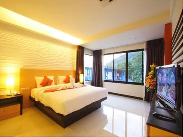 Kalim Beach Place Patong Екстер'єр фото